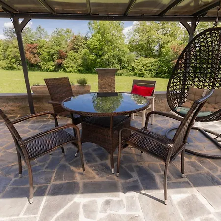 Πανσιόν Kozarje *