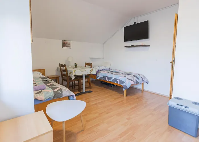 بيت ضيافة Kozarje ليوبليانا