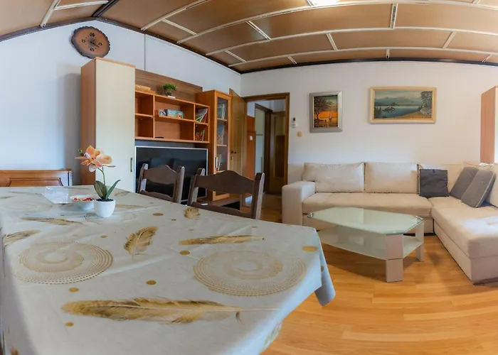 Kozarje Hiša za goste *